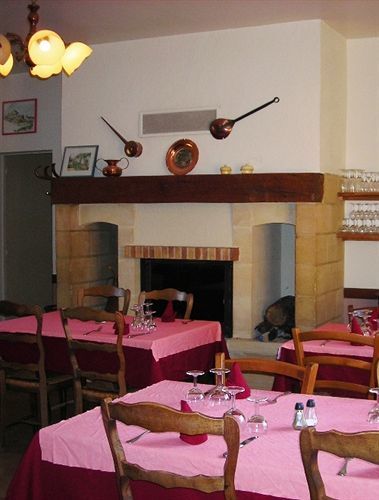 Hotel Chastrusse Nadaillac-de-Rouge Bagian luar foto